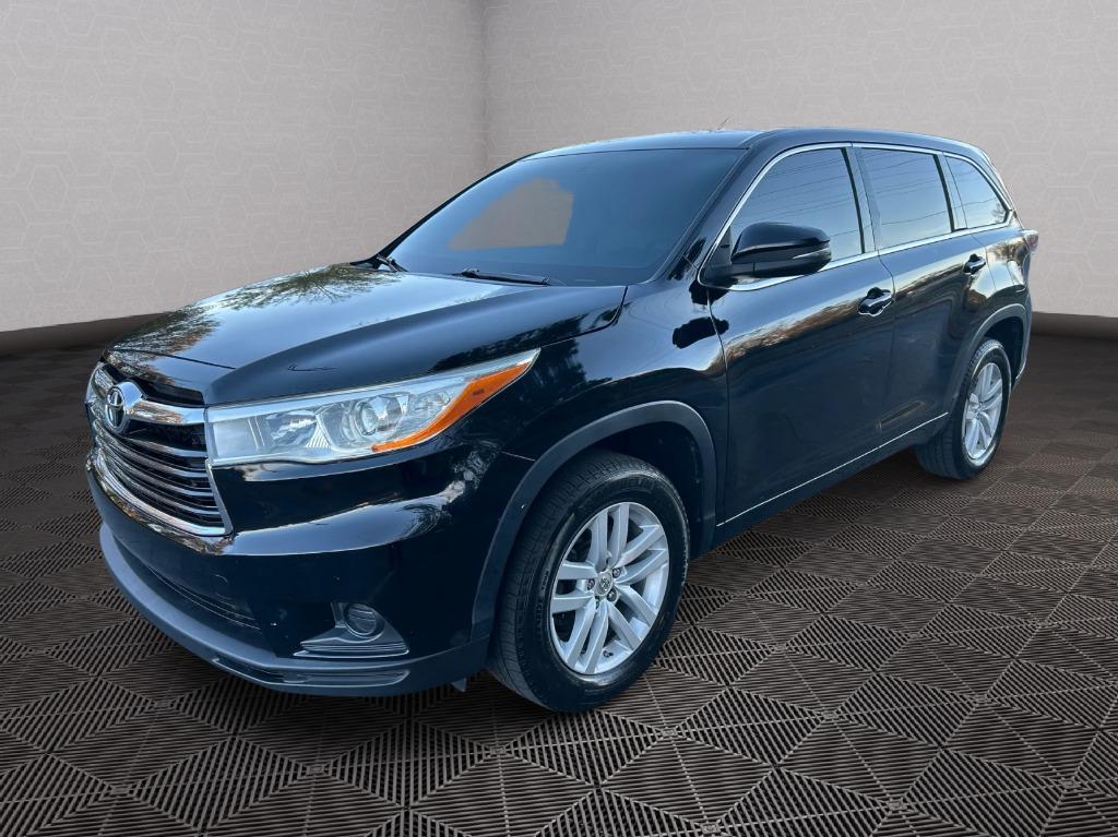 2014 Toyota Highlander LE's photo