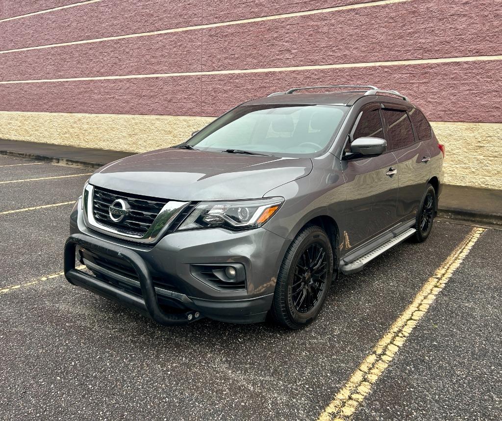 2017 Nissan Pathfinder SV 2WD's photo
