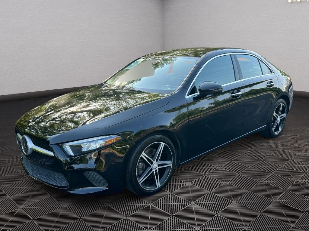 2021 Mercedes-Benz A-Class A220's photo