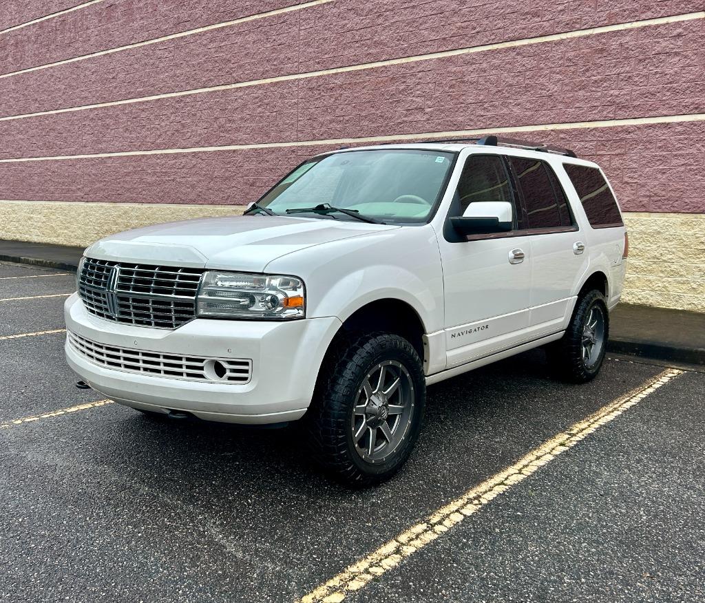 2014 Lincoln Navigator 4x2's photo