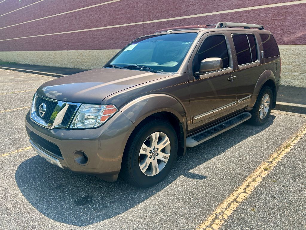 2008 Nissan Pathfinder LE