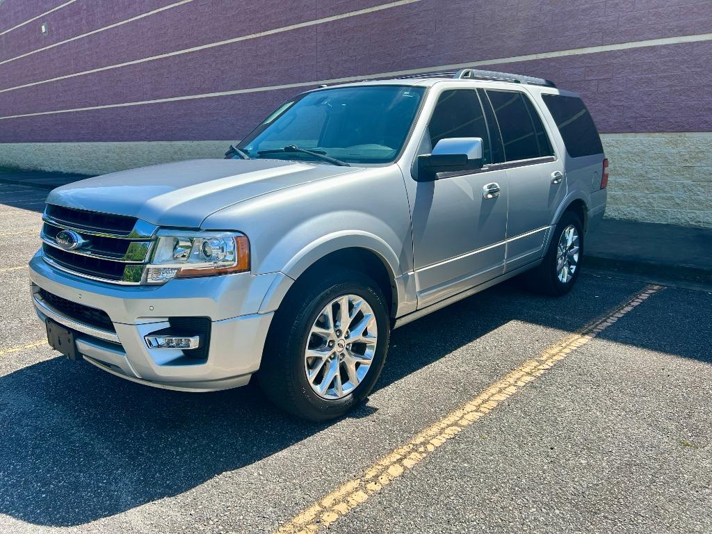 2017 Ford Expedition Limited's photo