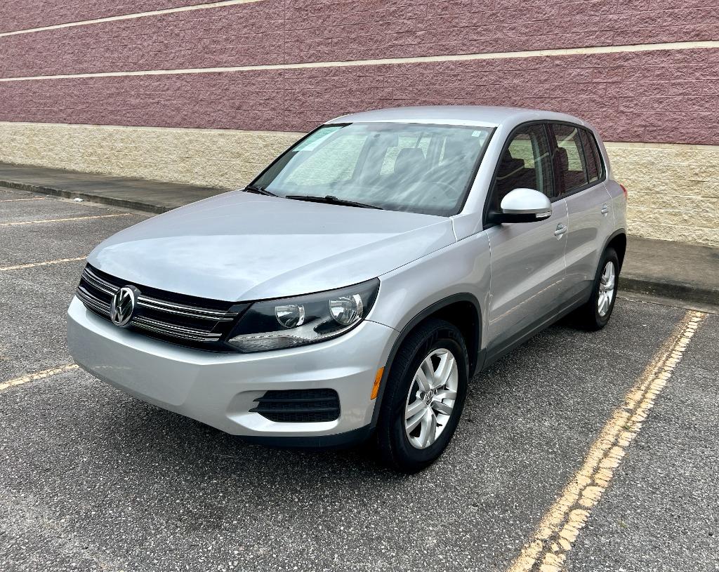 2013 Volkswagen Tiguan 2.0T S Auto w/Sunroof's photo